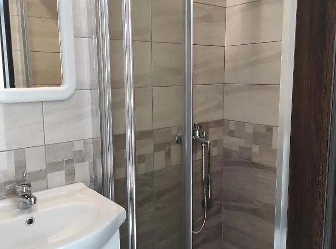 Apartmán Garsoniera Cocheta Zona Coresi Mall *